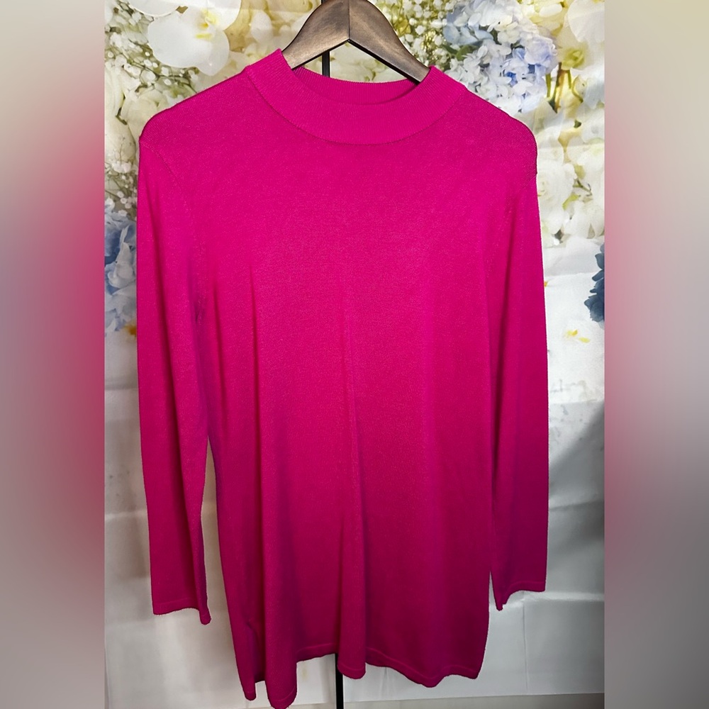 💕Ravel Women’s fuscia long sleeve top EUC 💕